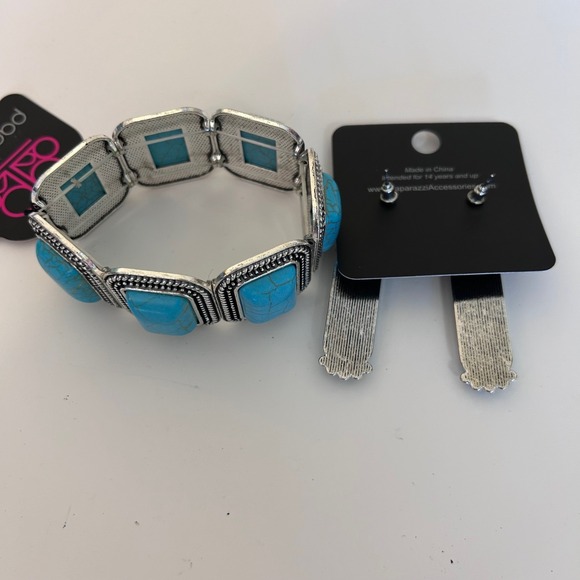 Paparazzi Turquoise Stone Stretch Bracelet & Dangle Earrings‎ Set New - Picture 2 of 3